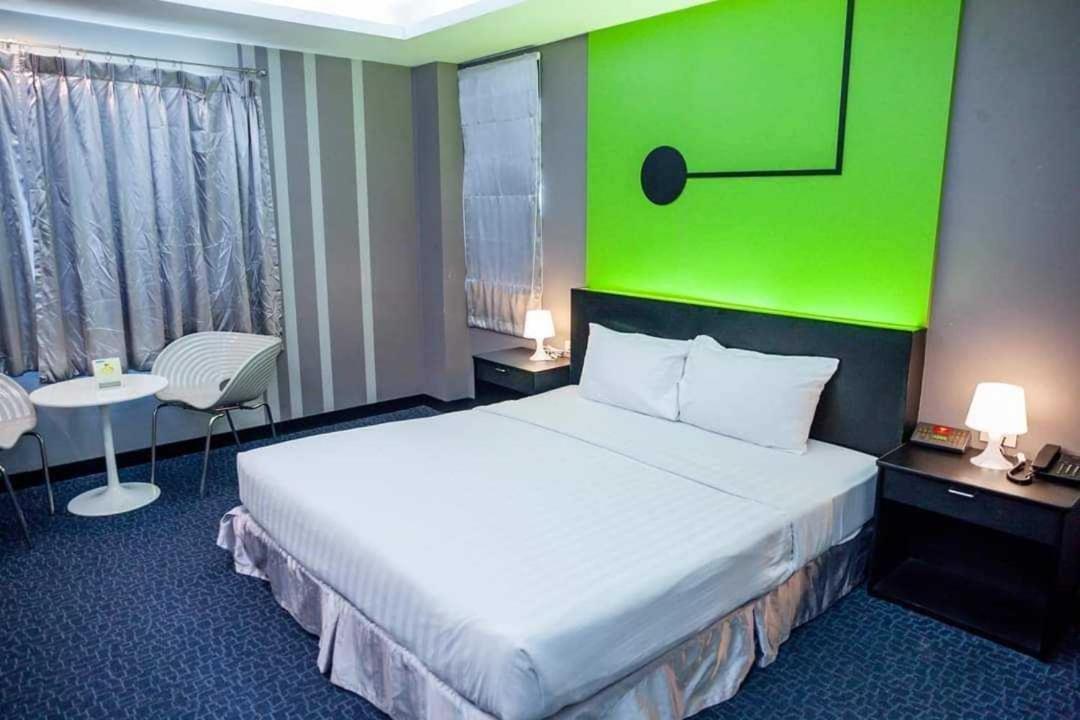 Capital O 75514 Vasidtee City Hotel Suphanburi Zewnętrze zdjęcie