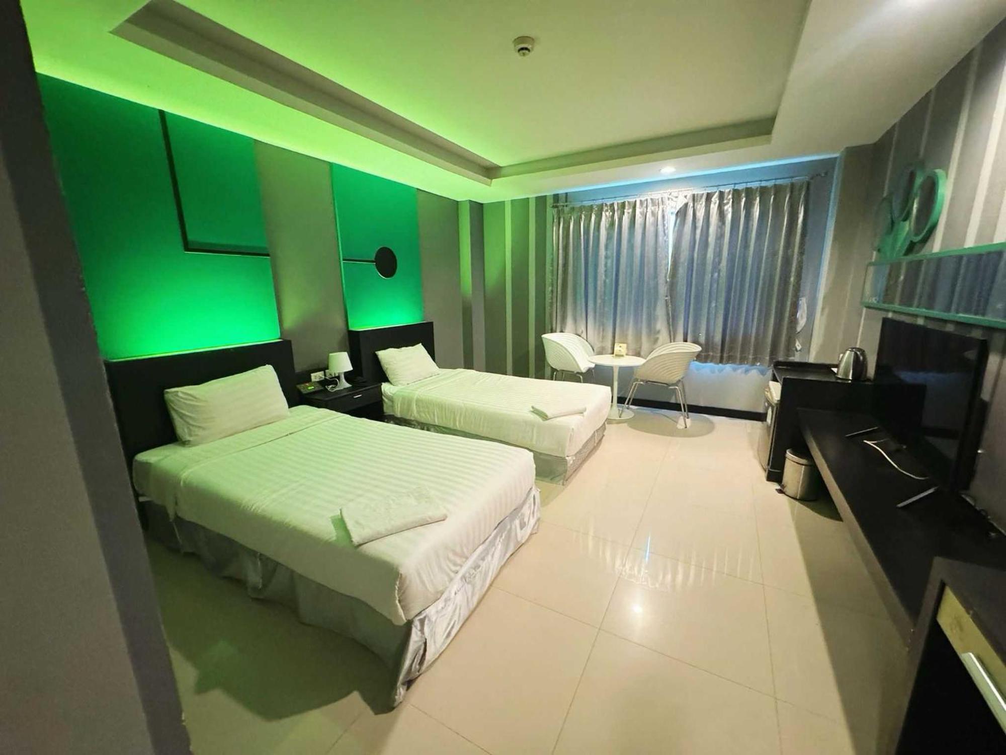 Capital O 75514 Vasidtee City Hotel Suphanburi Zewnętrze zdjęcie