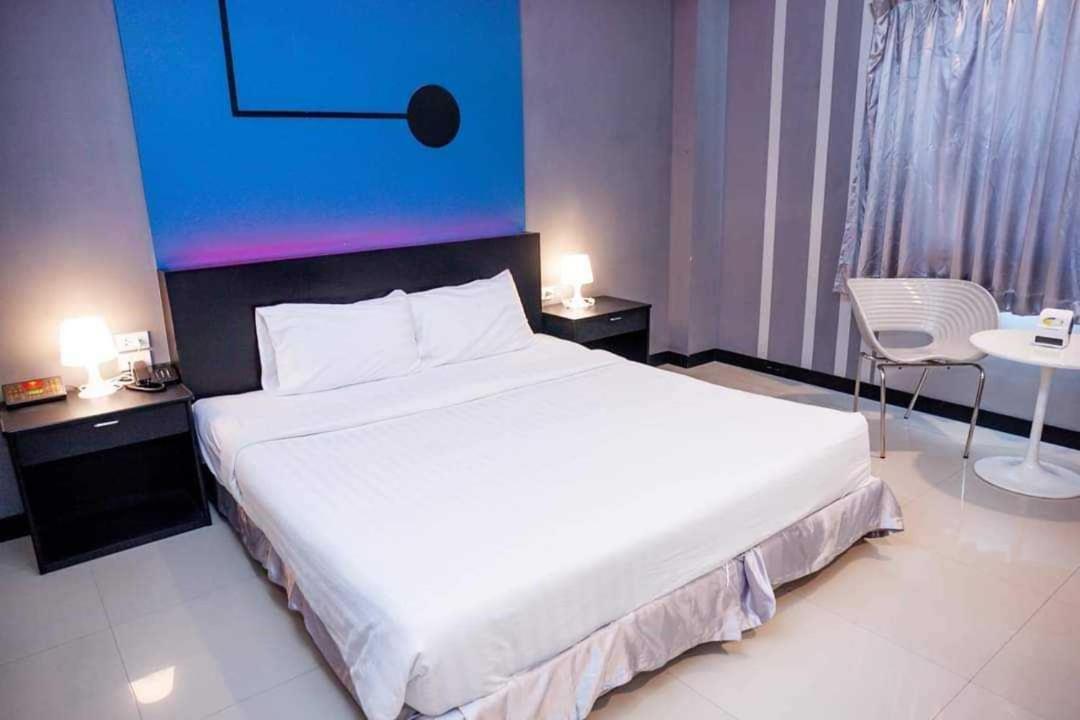 Capital O 75514 Vasidtee City Hotel Suphanburi Zewnętrze zdjęcie