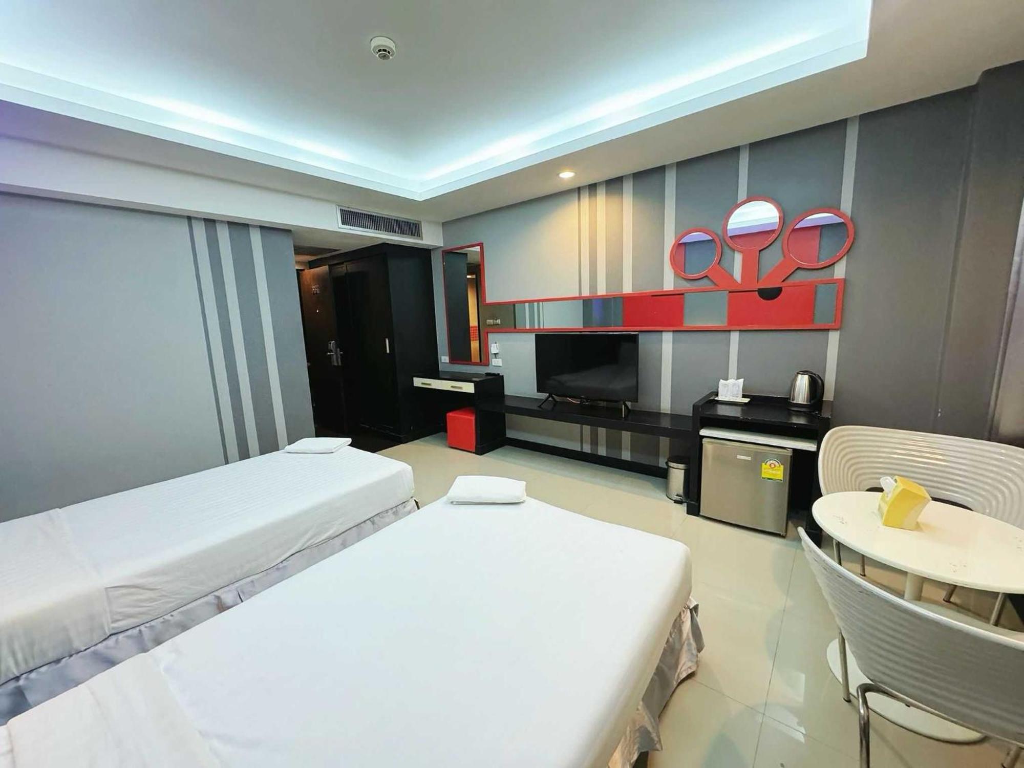 Capital O 75514 Vasidtee City Hotel Suphanburi Zewnętrze zdjęcie