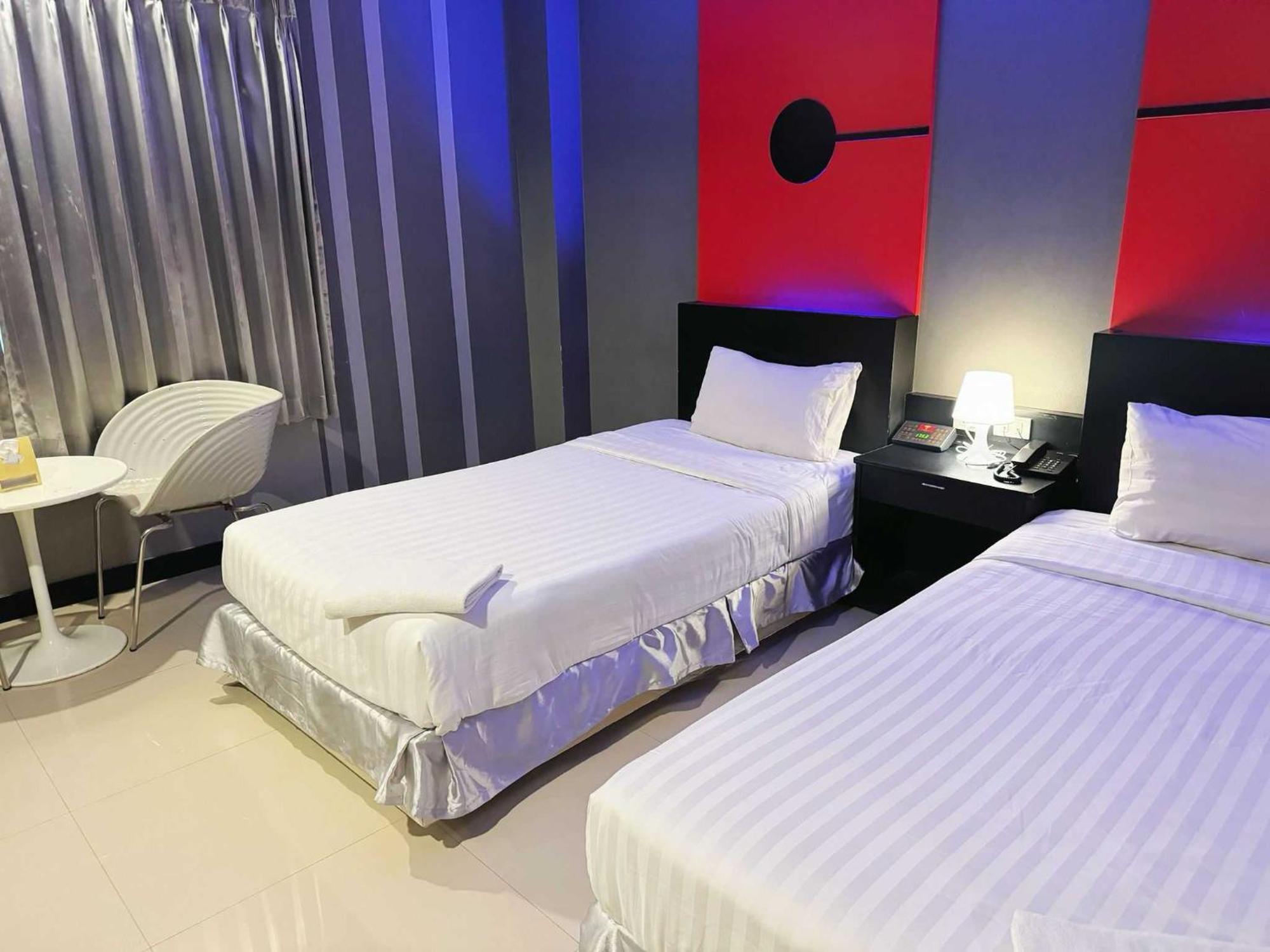 Capital O 75514 Vasidtee City Hotel Suphanburi Zewnętrze zdjęcie