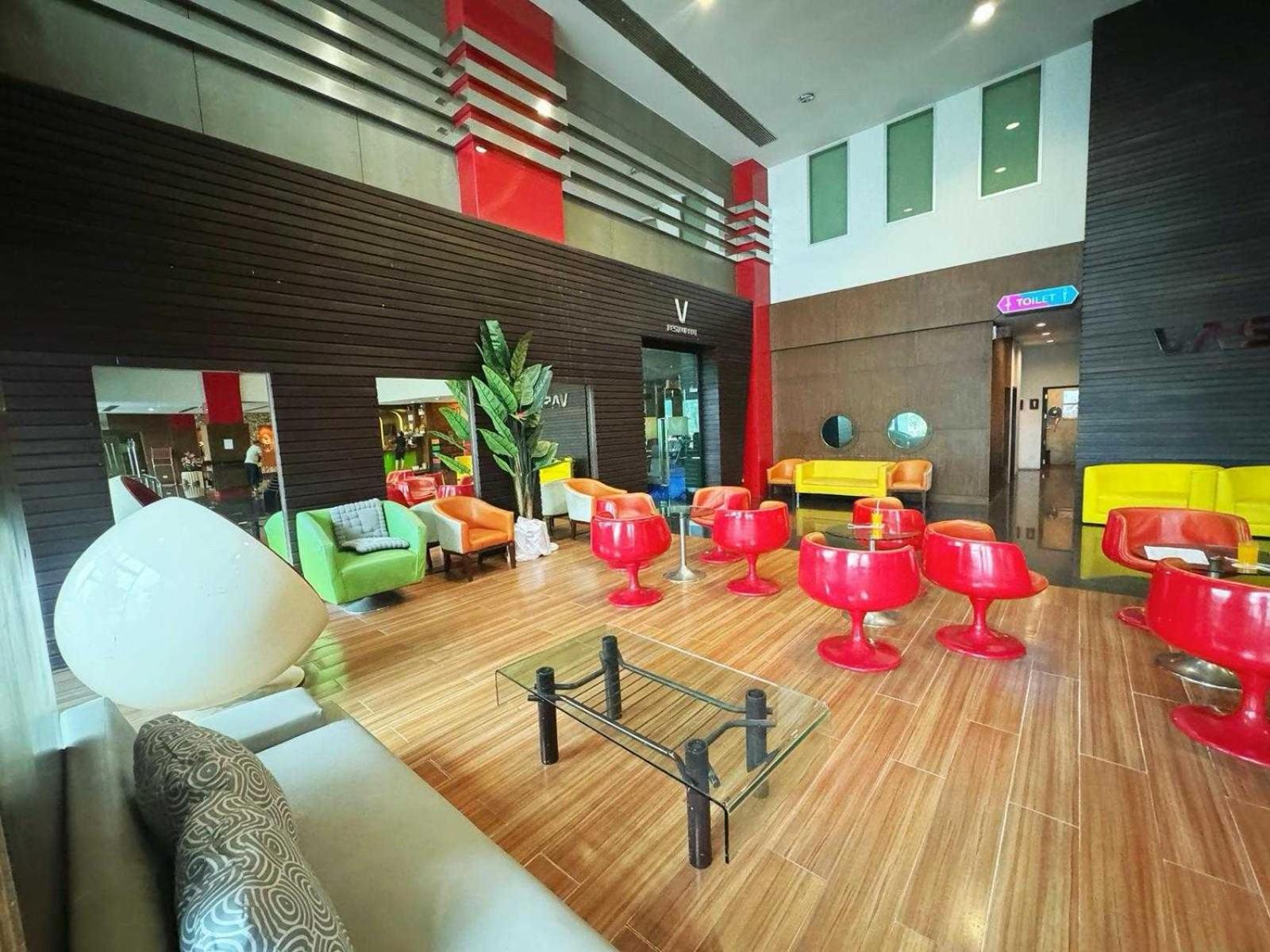 Capital O 75514 Vasidtee City Hotel Suphanburi Zewnętrze zdjęcie