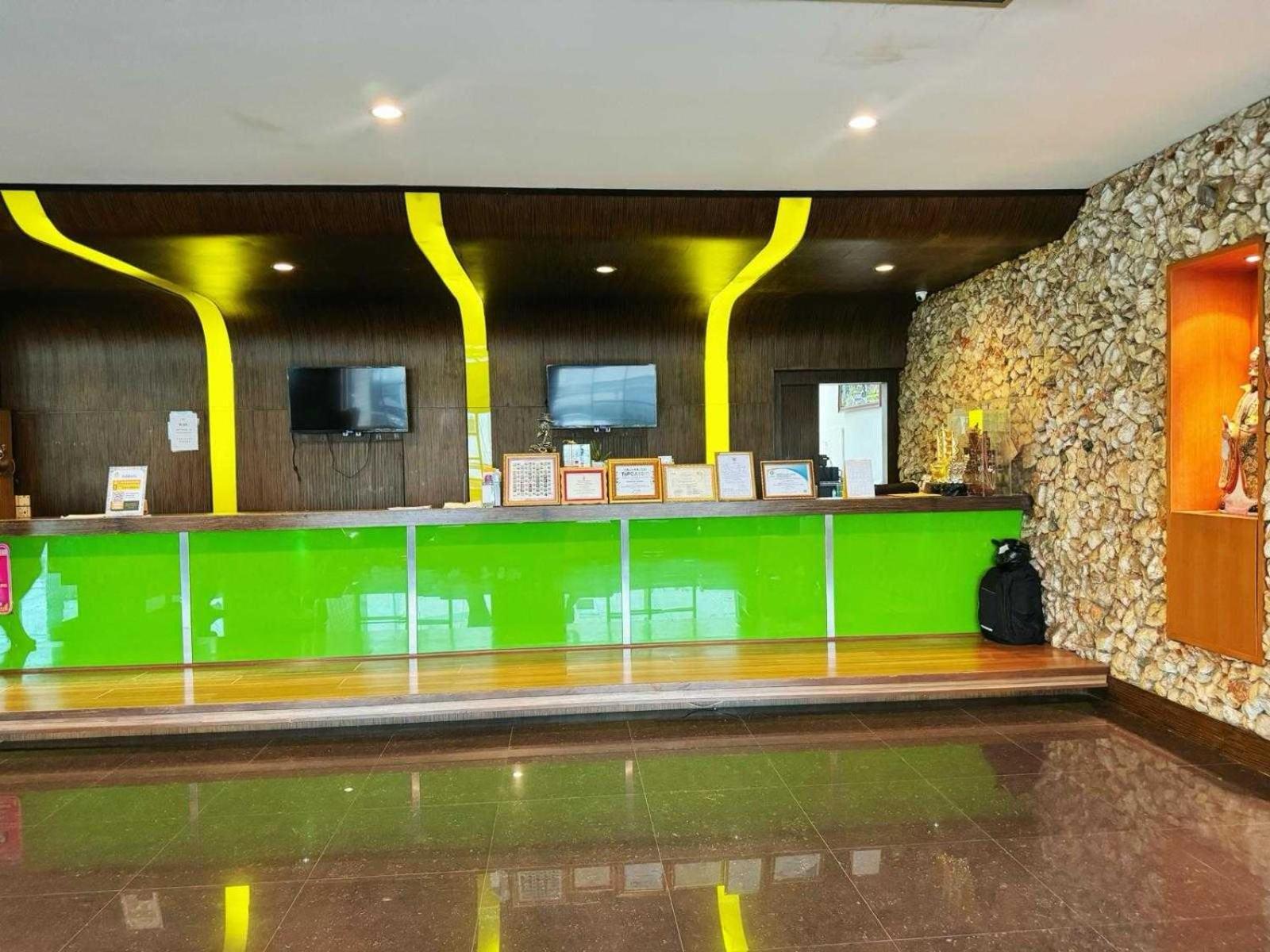 Capital O 75514 Vasidtee City Hotel Suphanburi Zewnętrze zdjęcie