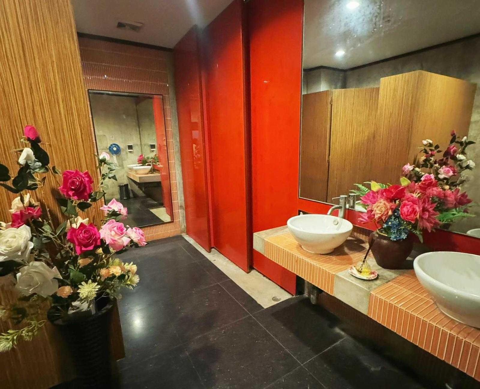 Capital O 75514 Vasidtee City Hotel Suphanburi Zewnętrze zdjęcie