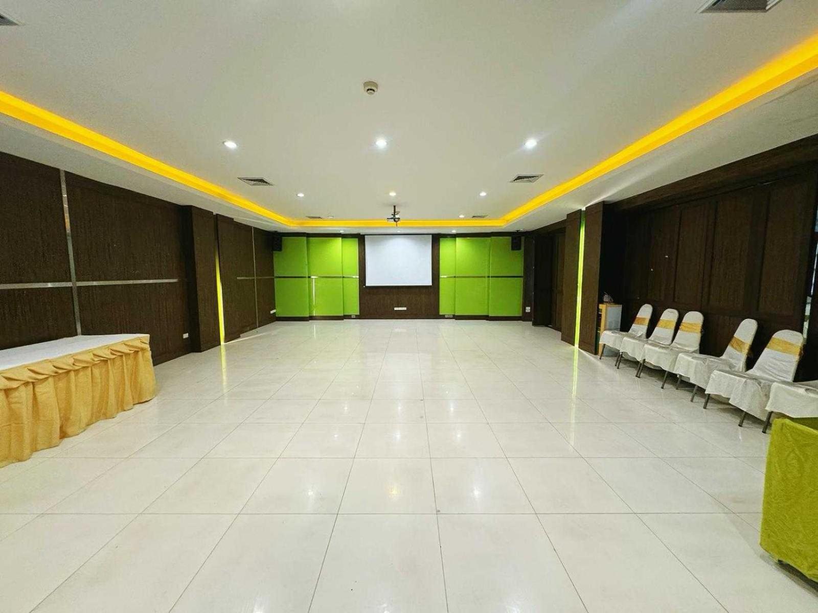 Capital O 75514 Vasidtee City Hotel Suphanburi Zewnętrze zdjęcie