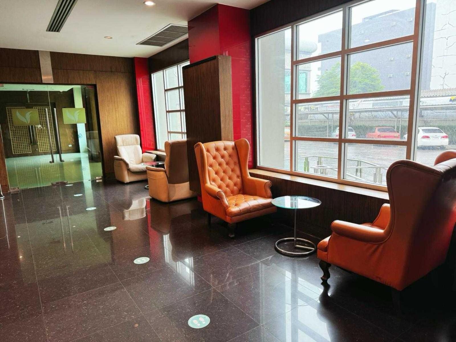 Capital O 75514 Vasidtee City Hotel Suphanburi Zewnętrze zdjęcie