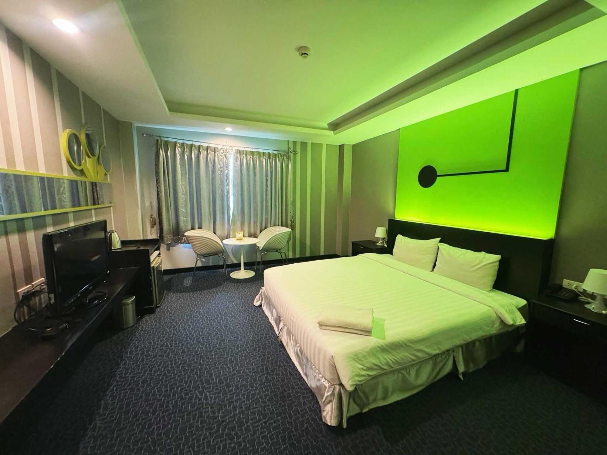 Capital O 75514 Vasidtee City Hotel Suphanburi Zewnętrze zdjęcie