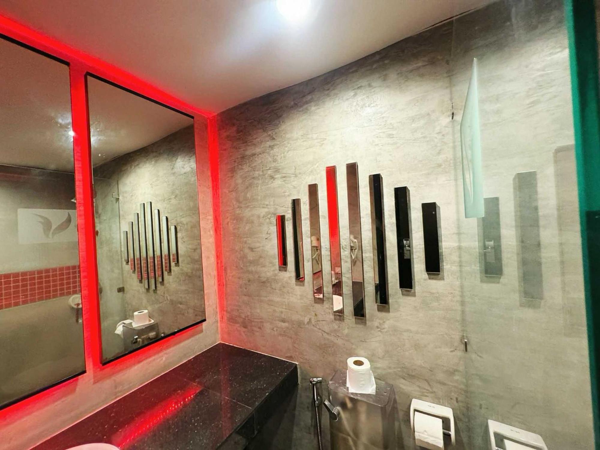 Capital O 75514 Vasidtee City Hotel Suphanburi Zewnętrze zdjęcie