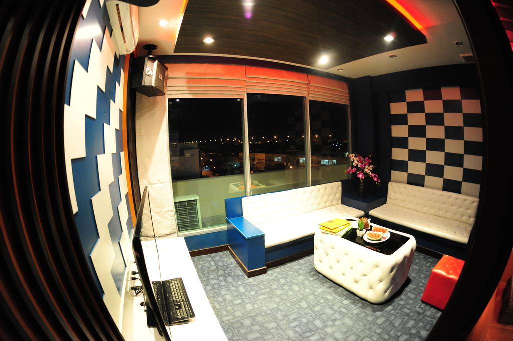 Capital O 75514 Vasidtee City Hotel Suphanburi Zewnętrze zdjęcie